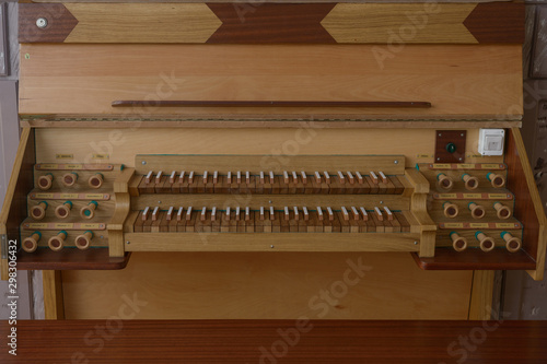 church organ keys