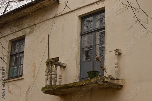 Fototapeta Naklejka Na Ścianę i Meble -  abandoned old house