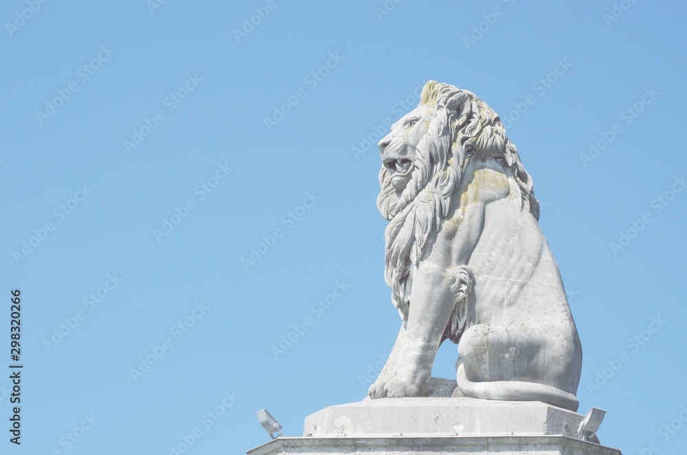 Φωτογραφία Bavarian Lion ( Bayerischer Löwe ) at entrance of the harbor in Lindau, Germany