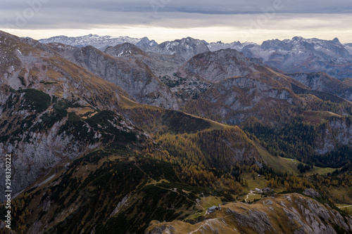 Bergpanorama vom hohen Brett aus im Herbst mit Lerchen 