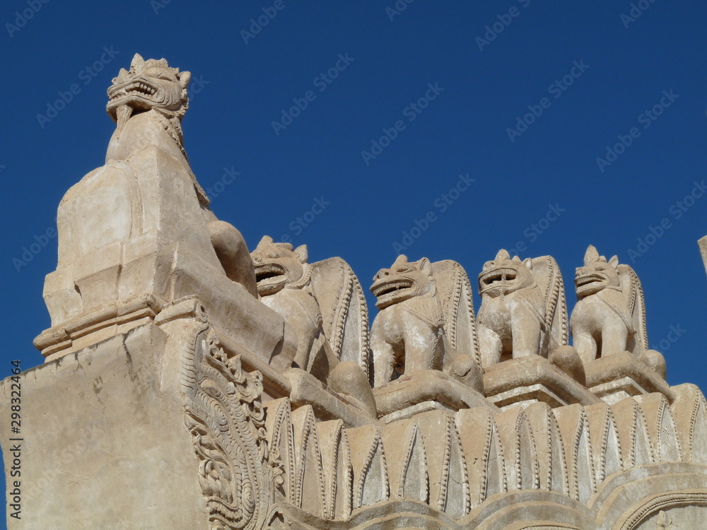 statues at the top of monument