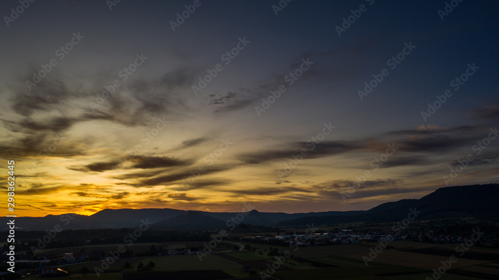 Sonnenaufgang im Albvorland - Luftaufnahme