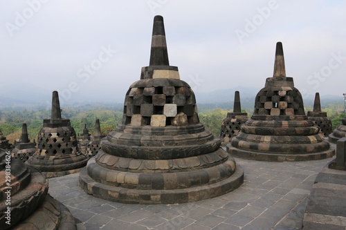 ジャワ島 ジョグジャカルタ ボロブドゥール寺院遺跡 円形壇 ストゥーパ