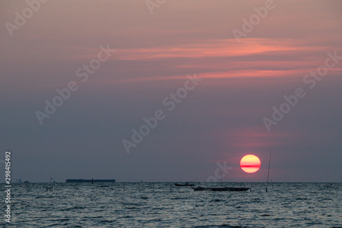Fototapeta Naklejka Na Ścianę i Meble -  beautiful  sunset and sea background..