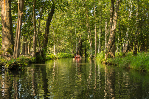 Kajakfahrt auf einem Kanal im Spreewald