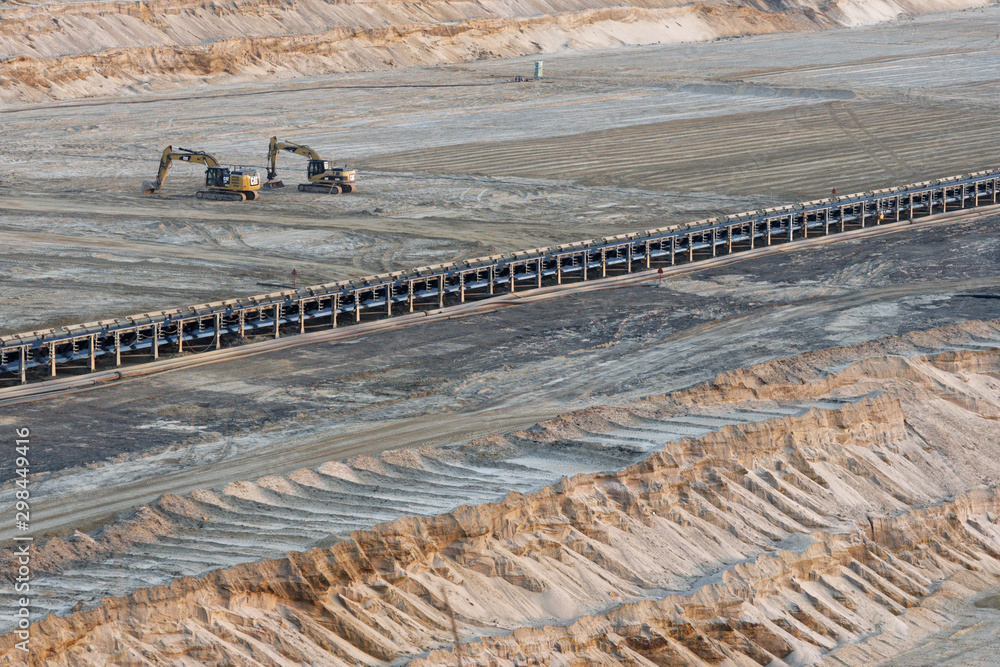 kleine Bagger im Braunkohletagebau Hambach Stock Photo | Adobe Stock