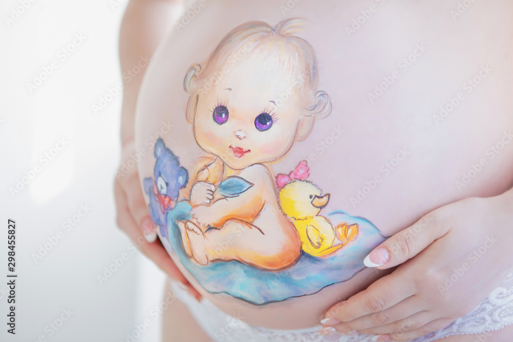 Adorable drawing on the stomach of a pregnant Adorable drawing on the stomach of a pregnant