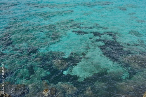 Fototapeta Naklejka Na Ścianę i Meble -  sea bottom through clear turquoise water