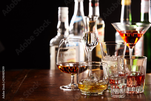 Canvastavla Large assortment of different cocktails in glasses