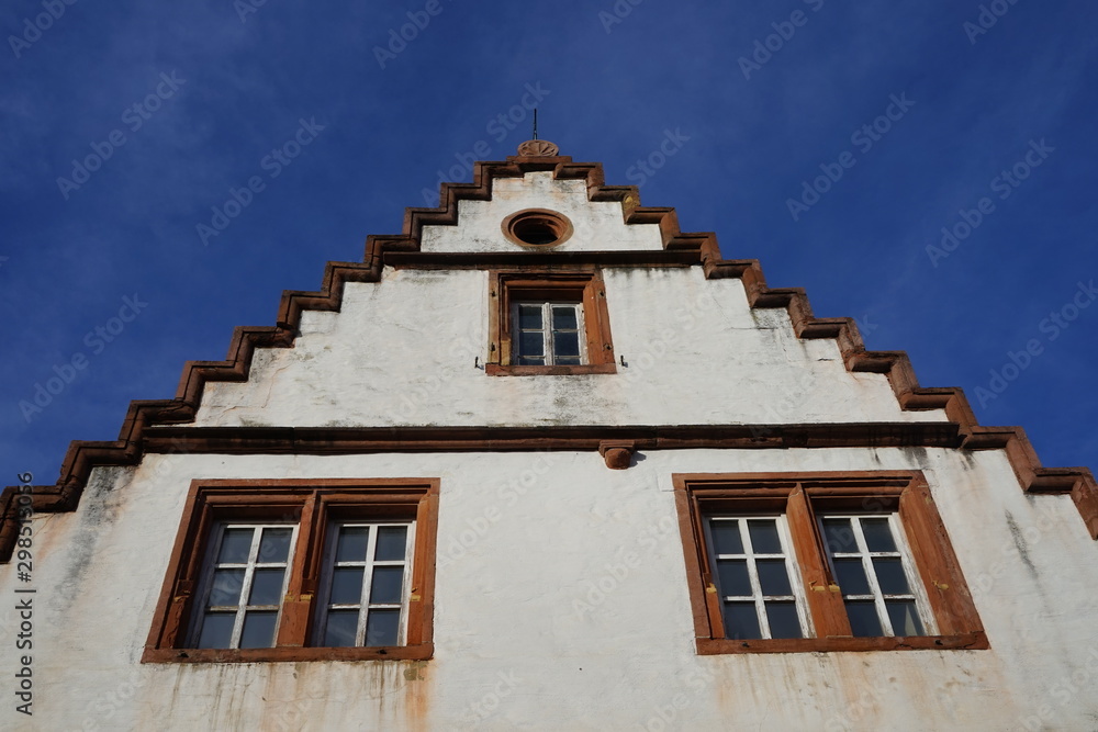 Renaissance-Fassade in Maikammer in der Südlichen Weinstrasse