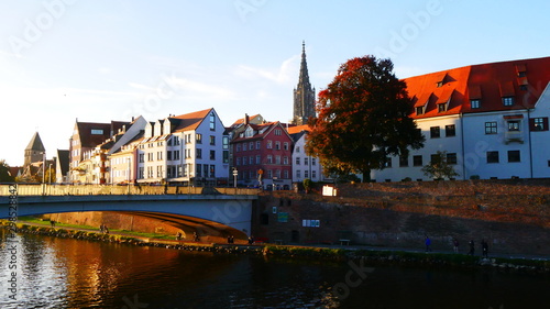 Wallpaper Mural Neu-Ulm, Deutschland: Die Gänstorbrücke verbindet Bayern und Baden-Württemberg, bzw. Ulm und Neu-Ulm Torontodigital.ca