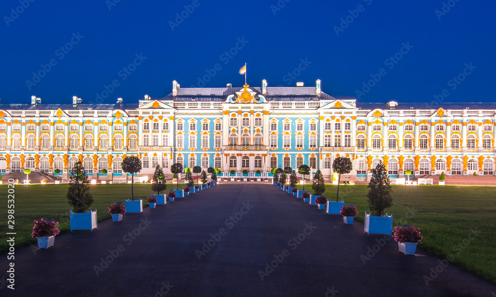 Naklejka premium Catherine palace in Tsarskoe Selo (Pushkin) at night, Saint Petersburg, Russia