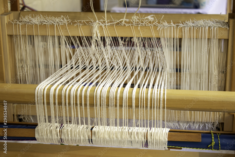 Weaving spinners