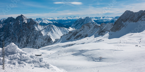 panoramic view in winter over the Zugspitze © Christian