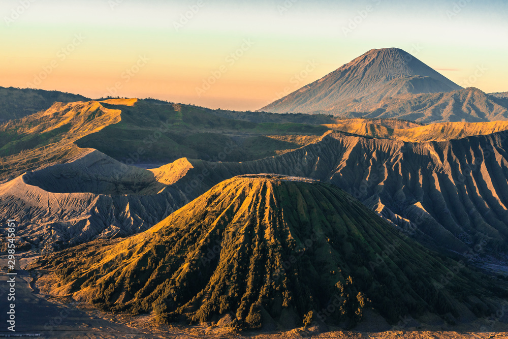 Bromo Volcano Group Is a natural tourist attraction with beautiful scenery Is in Indonesia Considered to be a powerful volcano Which tourists are increasingly popular every year