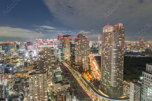 東京都港区浜松町から見た東京の夜景 © zu_kuni
