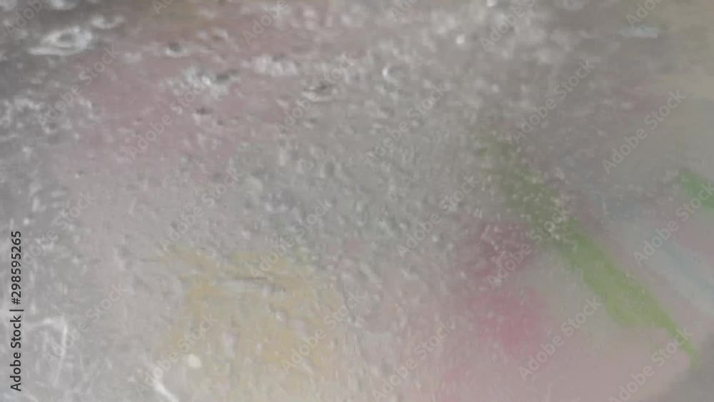 The movement of bubbles on the water surface The movement of bubbles on the water surface