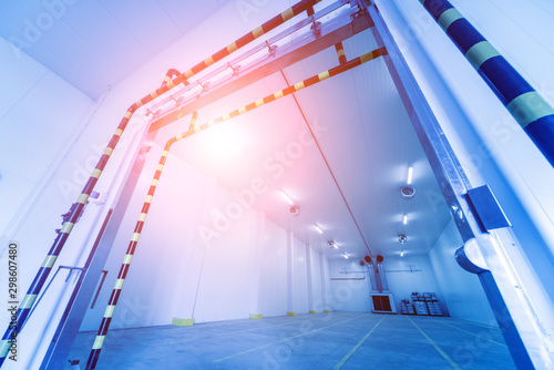 Bilde på lerret Empty industrial freezer warehouse for vegetable storage.
