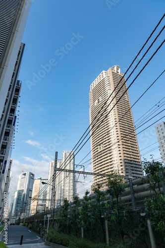 東京都港区汐留から見た東京の高層ビル群の景色
