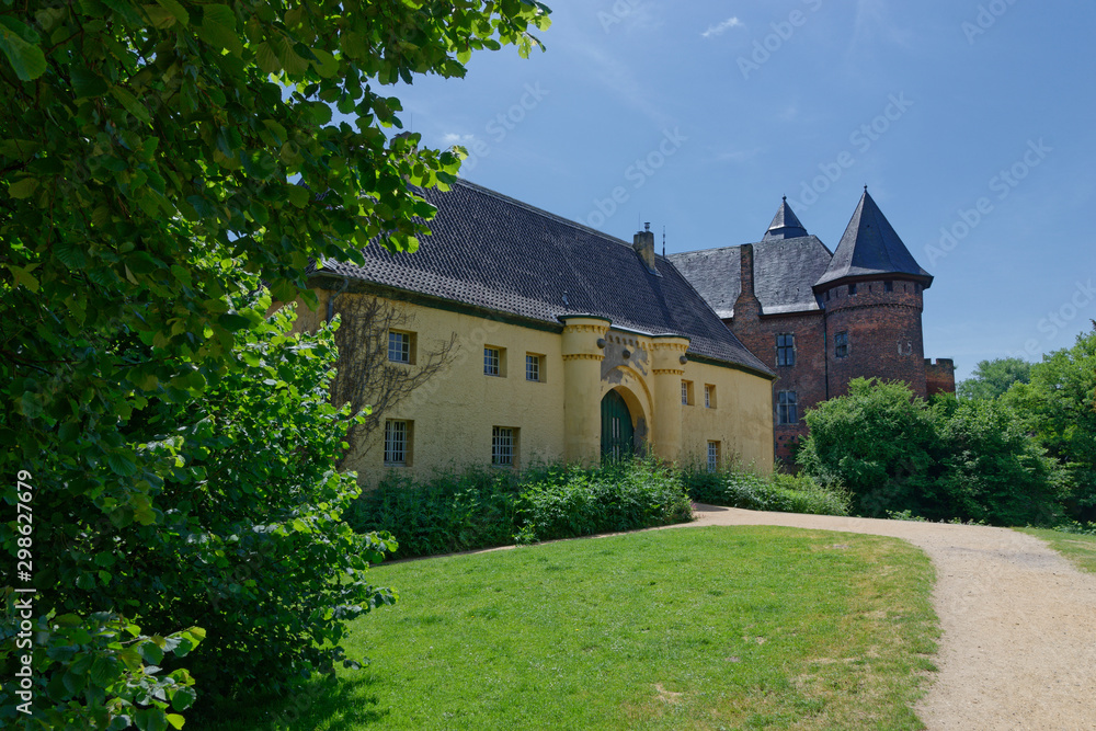 Burg Linn mit Jagdschlösschen, Krefeld Burg Linn mit Jagdschlösschen, Krefeld