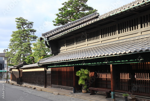 日本の古い町並みでよく見かける町屋