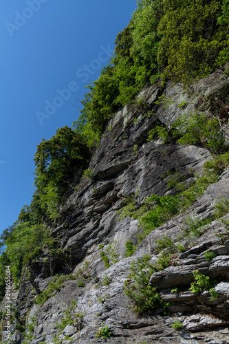 サスペンスの舞台