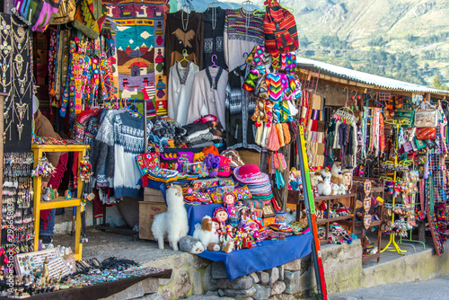 Obraz na płótnie Tourist market with souvenirs in Maca (Peru) w salonie