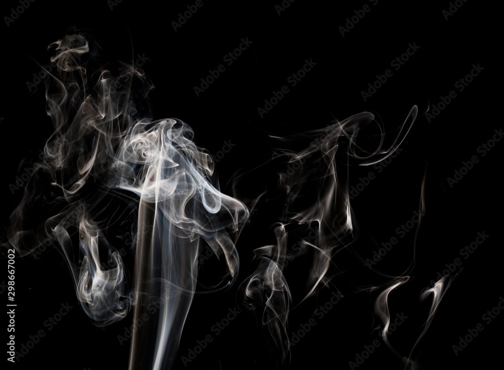 Naklejka premium Smoke on black background
