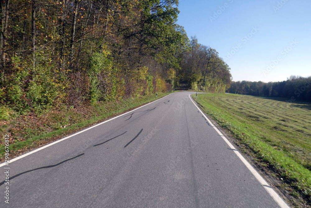 Naklejka premium Staatsstraße 2421 von Stierhöfstetten nach Greuth