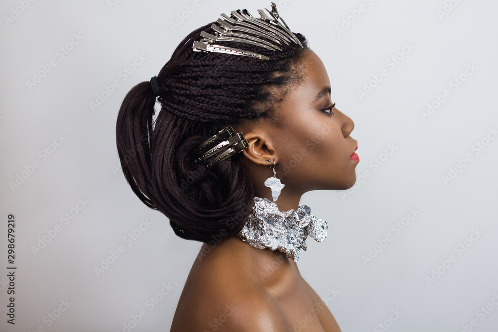 Beauty portrait of African girl - obrazy, fototapety, plakaty 