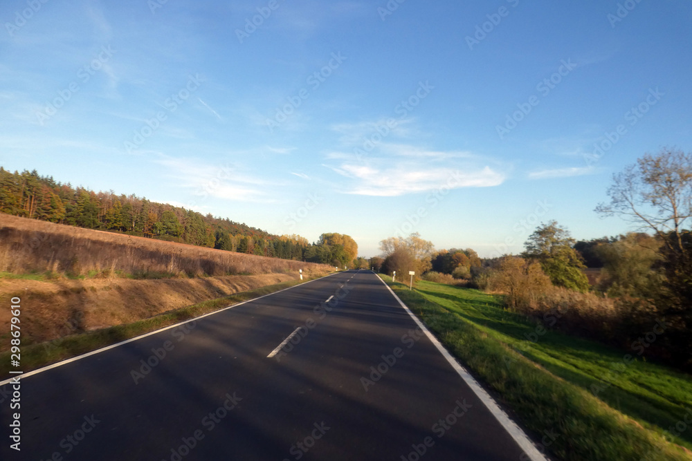 Fototapeta premium staatsstraße 2262 von Schlüsselfeld nach Reichmannsdorf