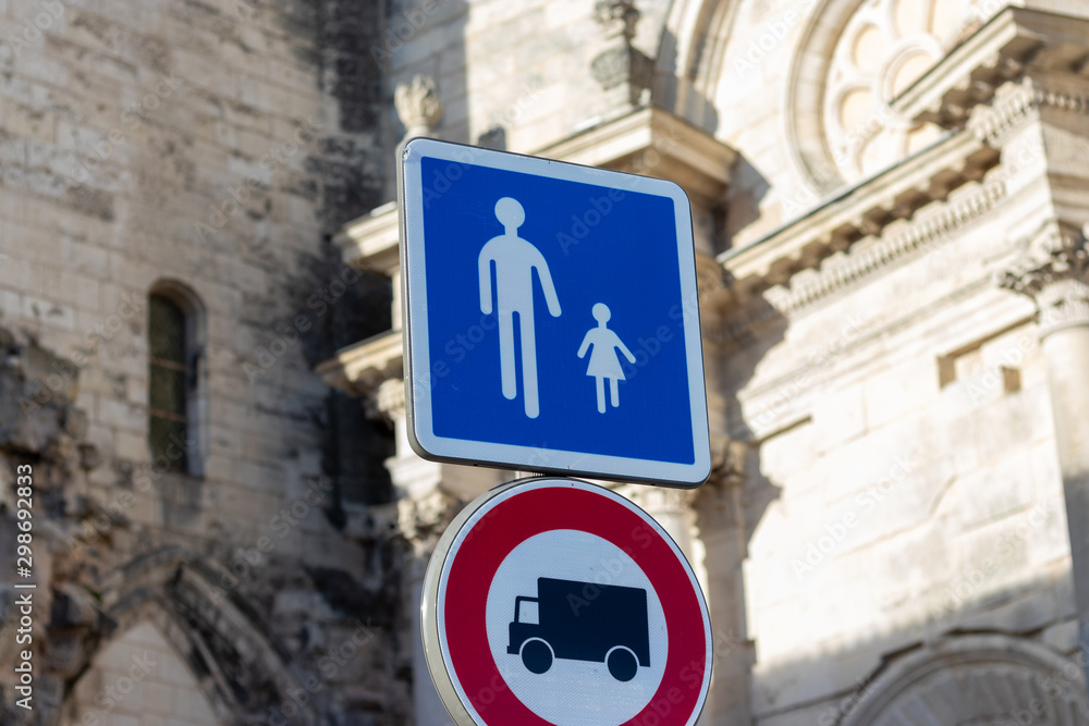 Panneau de signalisation d'aire piétonne Panneau de signalisation d'aire piétonne