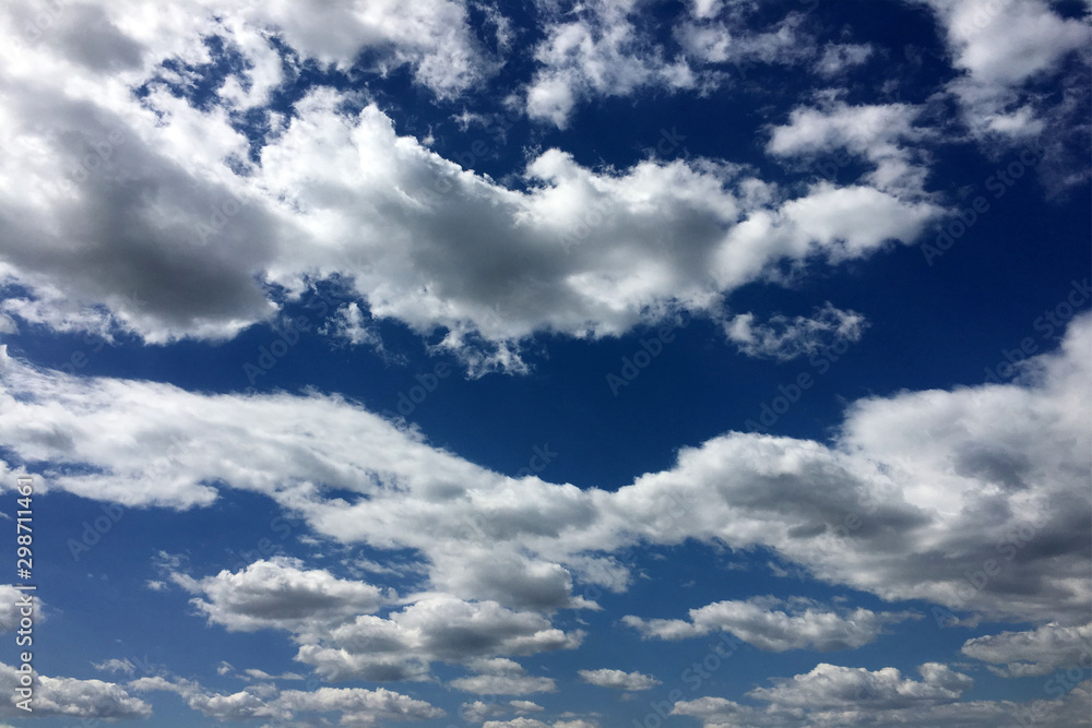 Obraz premium clouds sky, blue background. cloud blue sky and sun.