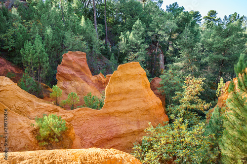 Terre d'ocre en Provence, France, Luberon, Roussillon. Sentier d'ocre.