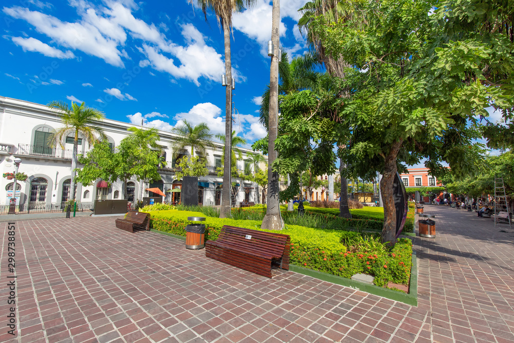 Naklejka premium Mazatlan, Mexico-10 September, 2019: Mazatlan Old City central plaza in historic city center near ocean promenade and El Malecon