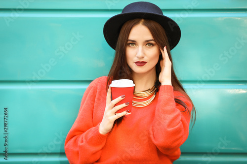 Stylish young woman with cu...