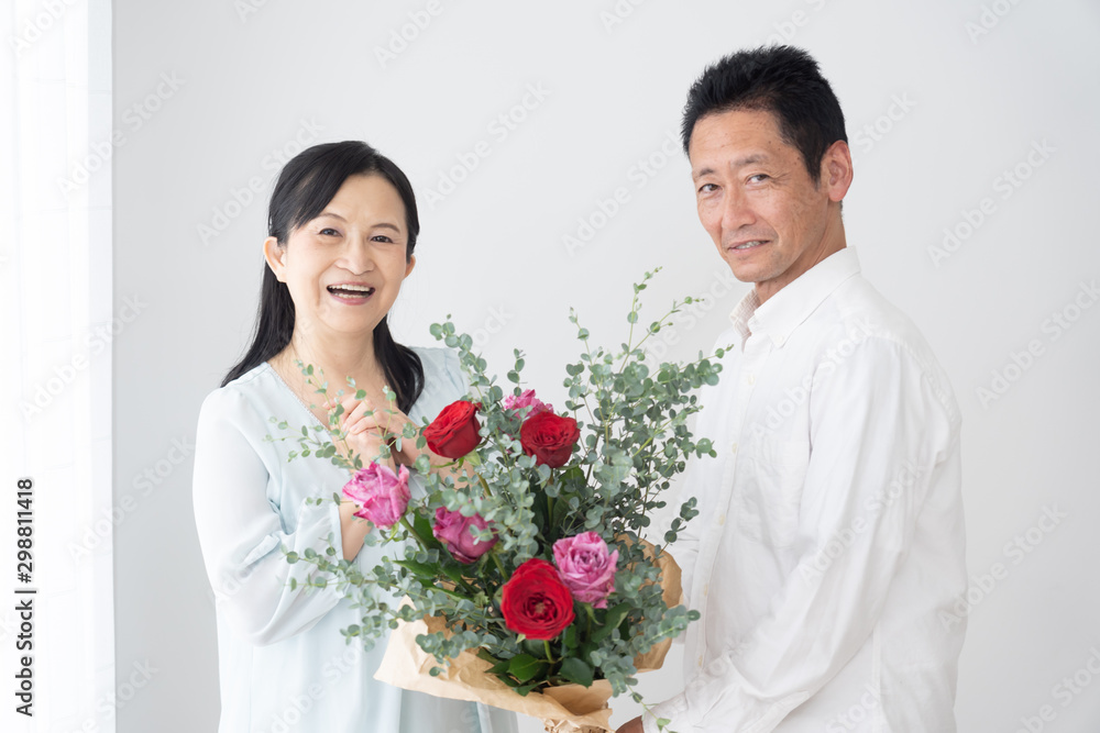 シニア夫婦　結婚記念日