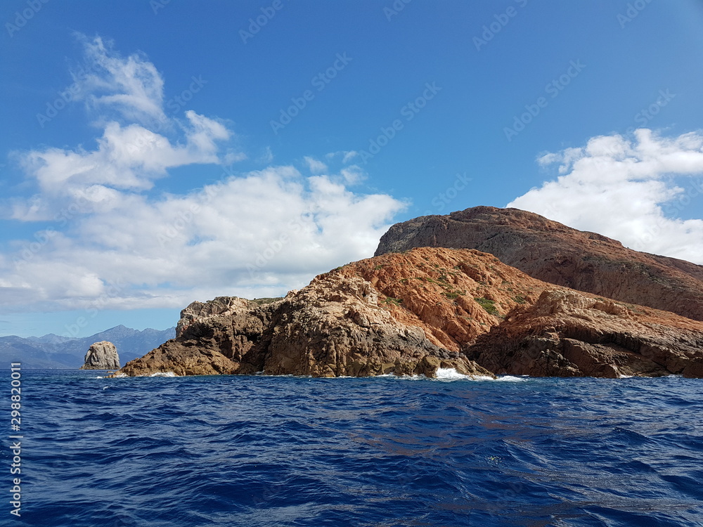 Mit dem Boot entlang der schroffen Westküste Korsikas