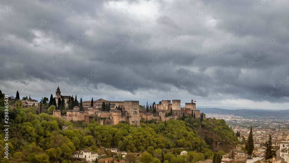 Alhambra nubes tormenta