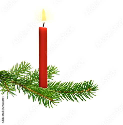 Immergrüner Tannenzweig mit Kerze als Weihnschtsdekoration isoliert auf weiße...