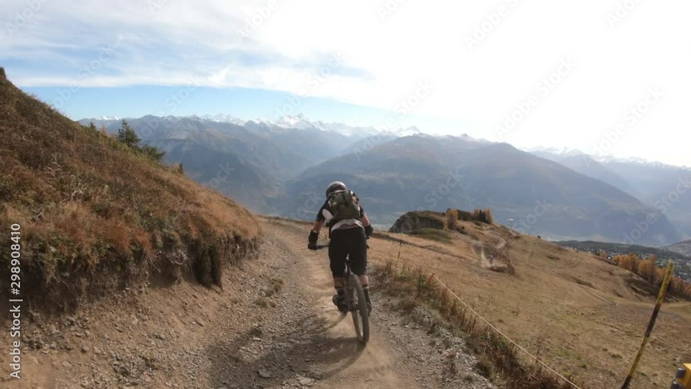 Mountain bike follow in Crans-Montana - Gopro 7 shot at 4K60 - ultra smooth stabilization - slight slow motion to 50fps Mountain bike follow in Crans-Montana - Gopro 7 shot at 4K60 - ultra smooth stabilization - slight slow motion to 50fps