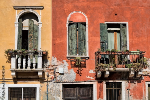 Obraz na płótnie pittoreske hausfassade in venedig, italien w salonie