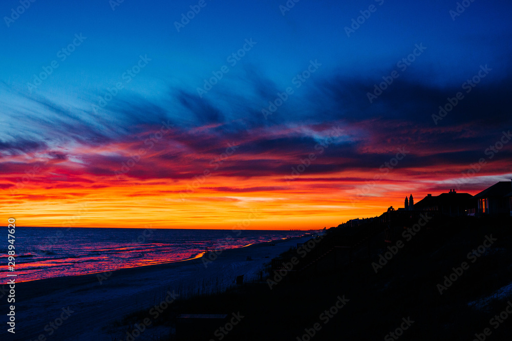 Obraz premium Beautiful sunset on the beach in Destin Florida