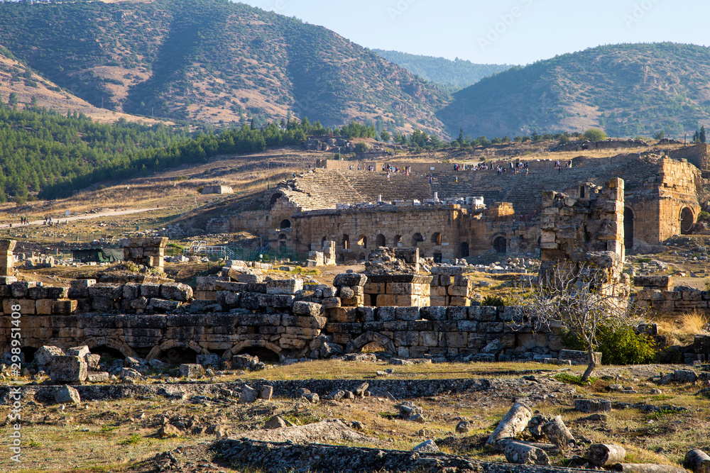 Obraz premium the ruins of the ancient city in pamukkale