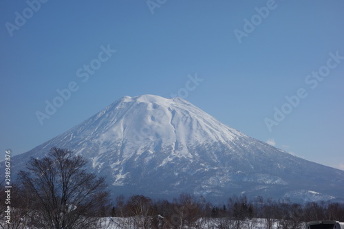 Blick auf Mount Yotei auf Hokkaido Japan Winter und Schnee © Alexander