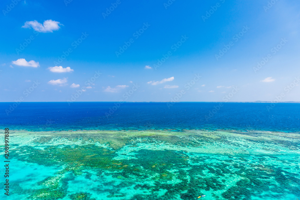 宮古島の海 Beautiful beach in Miyakojima Island, Okinawa. 宮古島の海 Beautiful beach in Miyakojima Island, Okinawa.