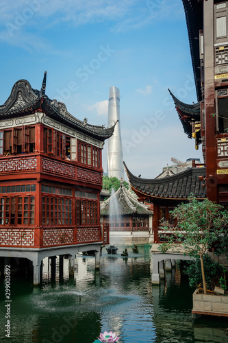 Fotografie Shanghai, China view at the traditional Yuyuan Garden District at blue sky cloud