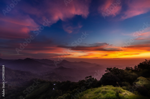 Sonnenuntergang irgendwo in Kolumbien  Minca