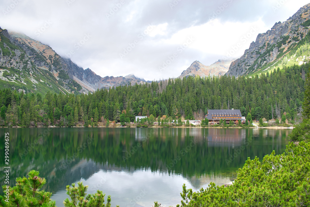Fototapeta premium Autumn in the High Tatras in Slovakia