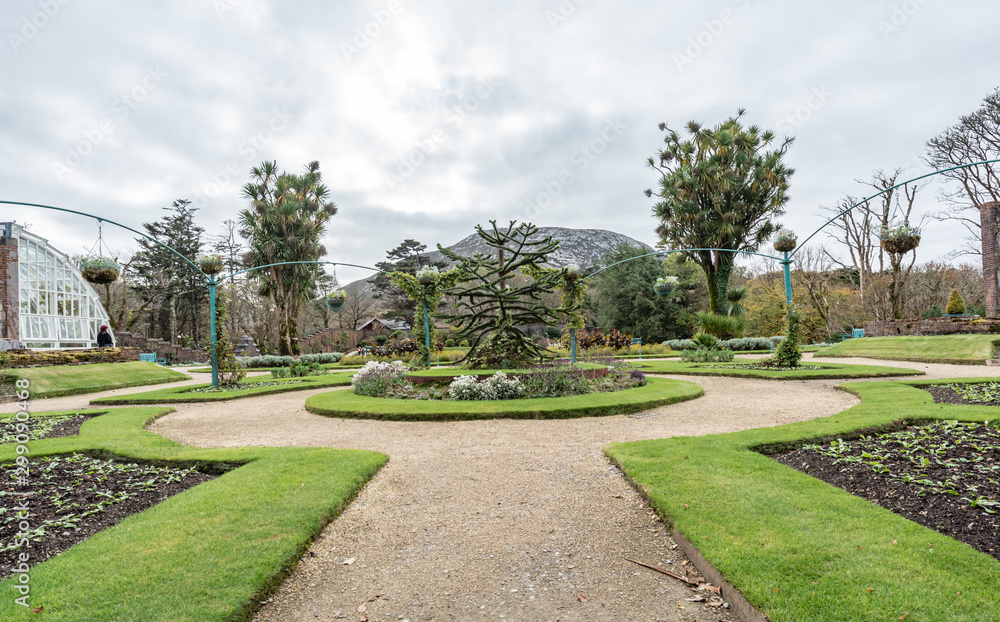 Fototapeta premium victorian walled garden kylemore irleand